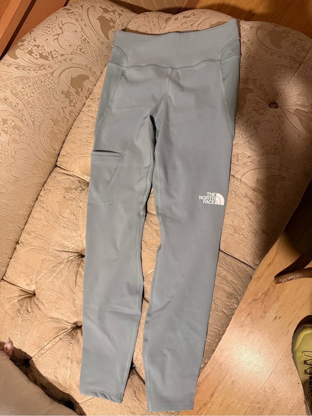 The North Face woman’s  Light Blue Performance Leggings